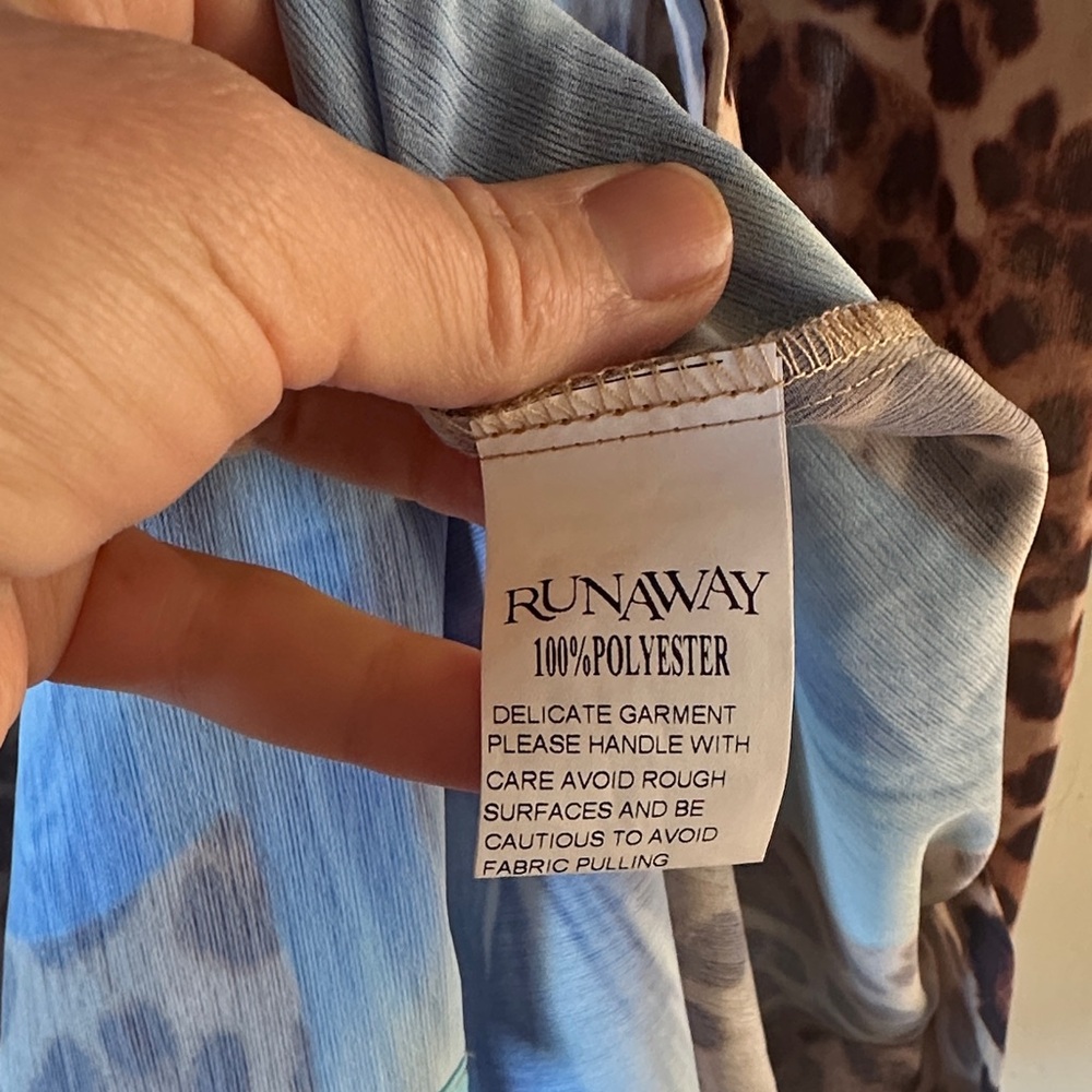 Runway the Label kimono robe with floral cheetah details - Picture 4 of 8
